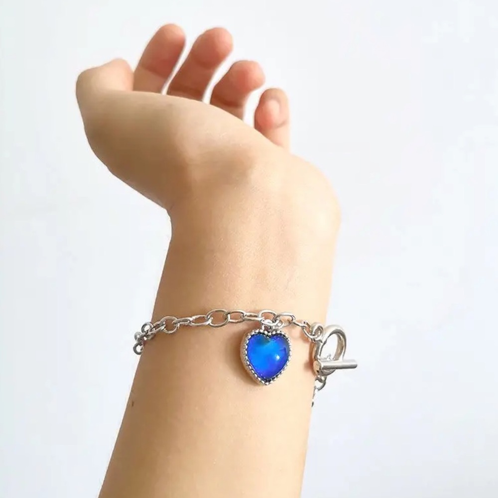 Color changing heart bracelet